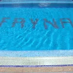 Fayna Apartments 4*